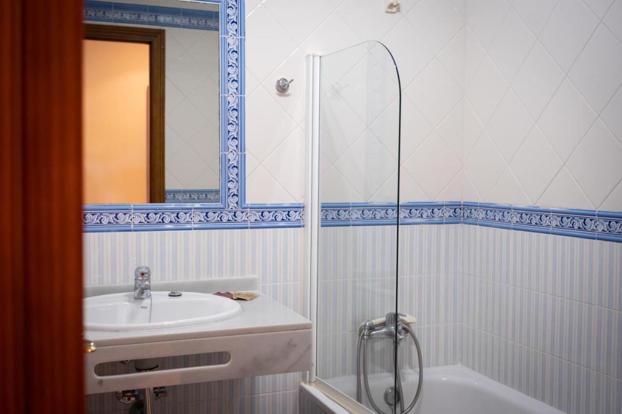 Hostal Cabo Roche Conil De La Frontera Extérieur photo